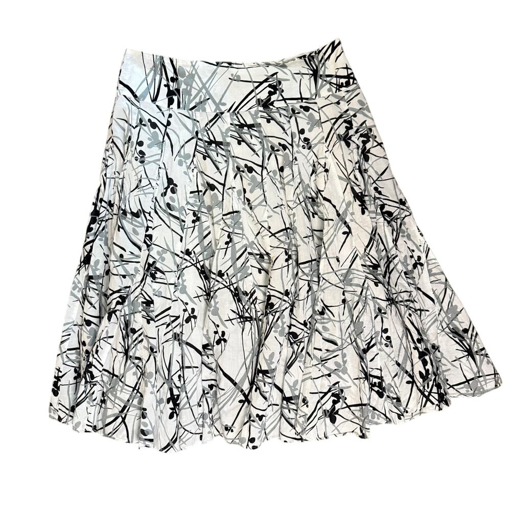 Express Skirt‎ Abstract Floral Y2K Womens Size 0 White Black Knee Length ALine